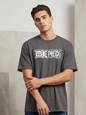 One piece Charcoal Graphic Tee men’s Size 2XL Black